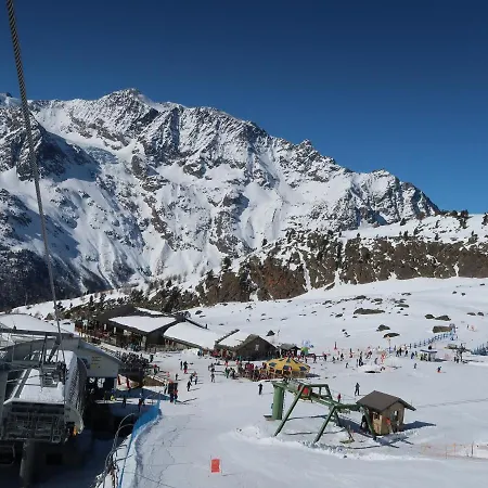 Ferienhaus Alpenperle Saas301 Apartmán *