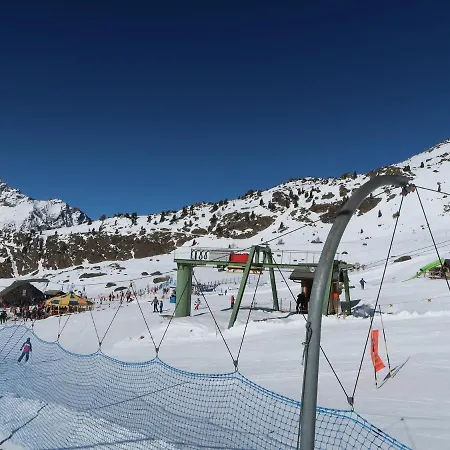 Apartmán Ferienhaus Alpenperle Saas301 *